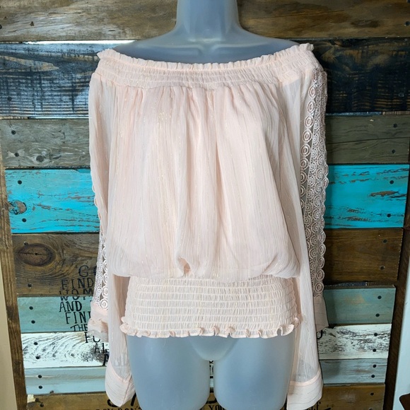 XOXO Smocked Waist Bell sleeves blouse M - Picture 3 of 16